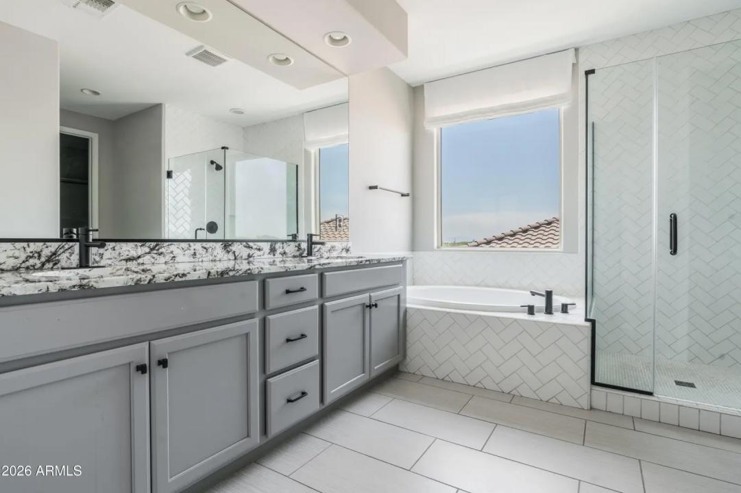 Real Estate Picture 23