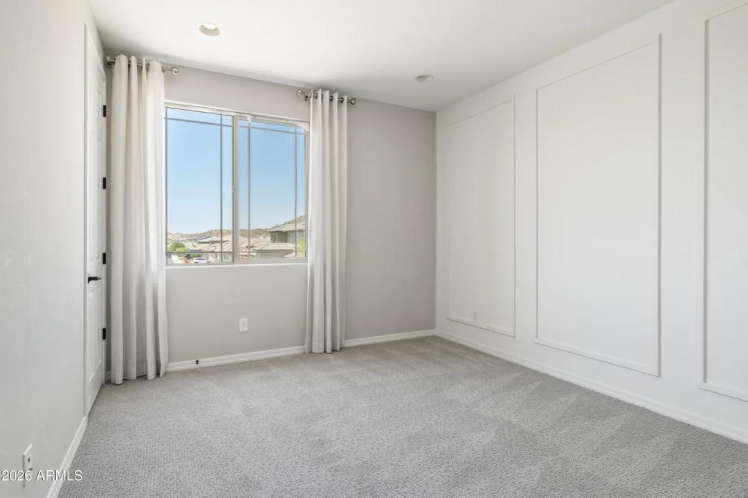 Real Estate Picture 25