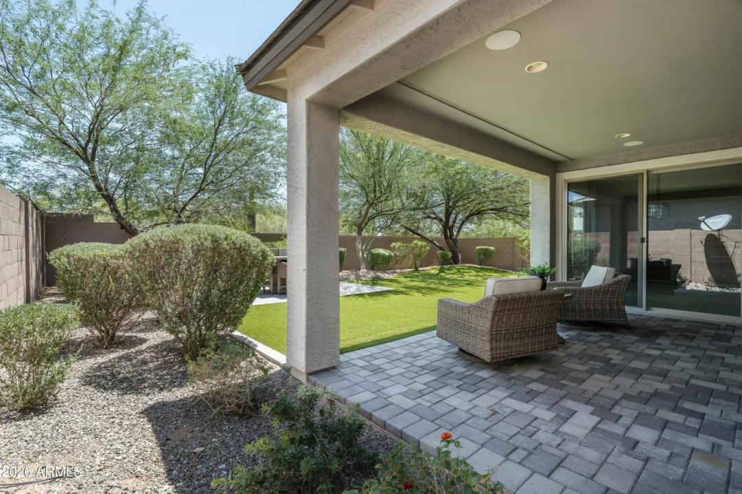 Real Estate Picture 14