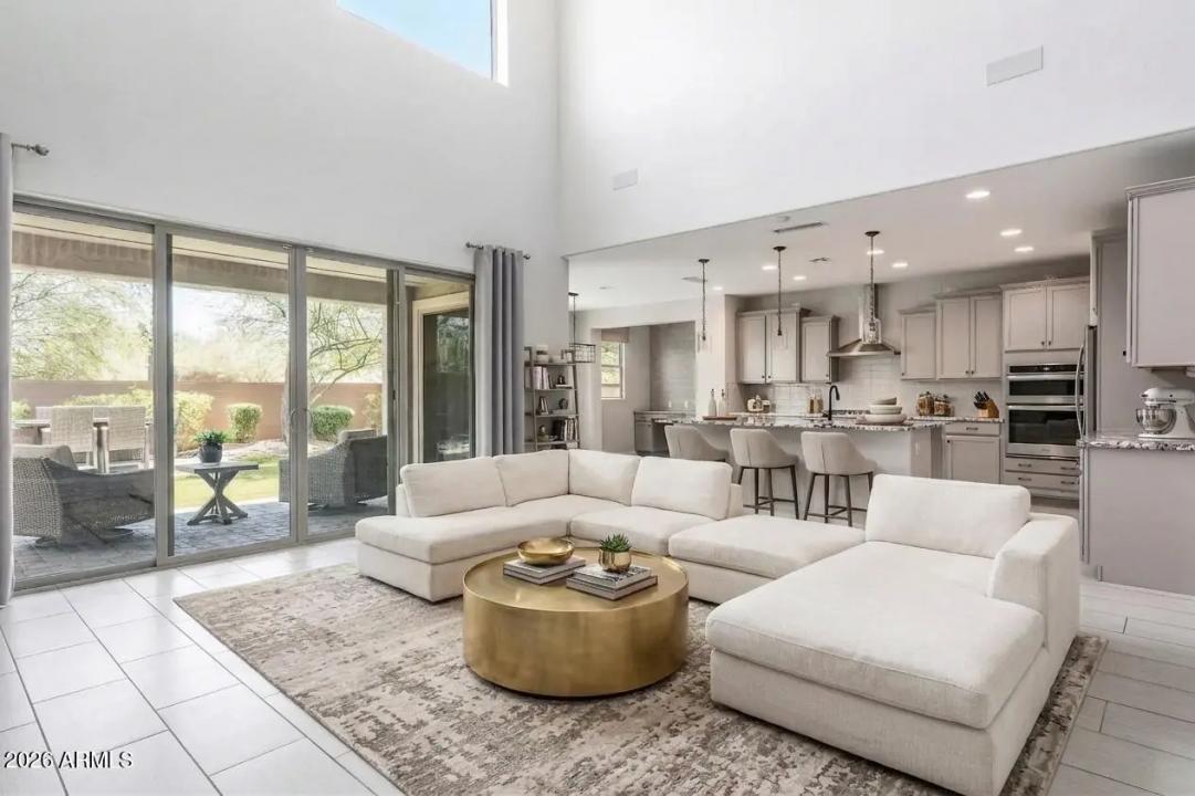 Real Estate Picture 3
