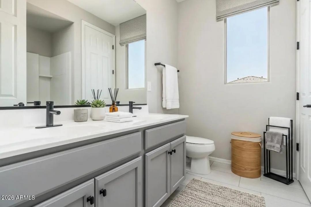 Real Estate Picture 28