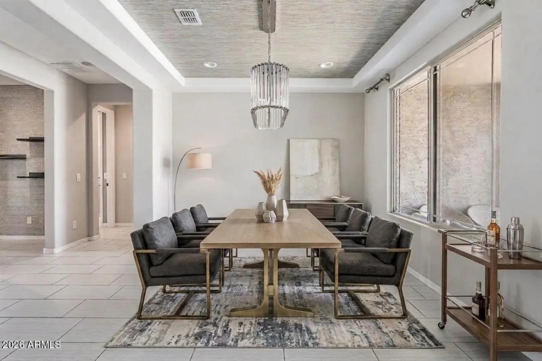 Real Estate Picture 8