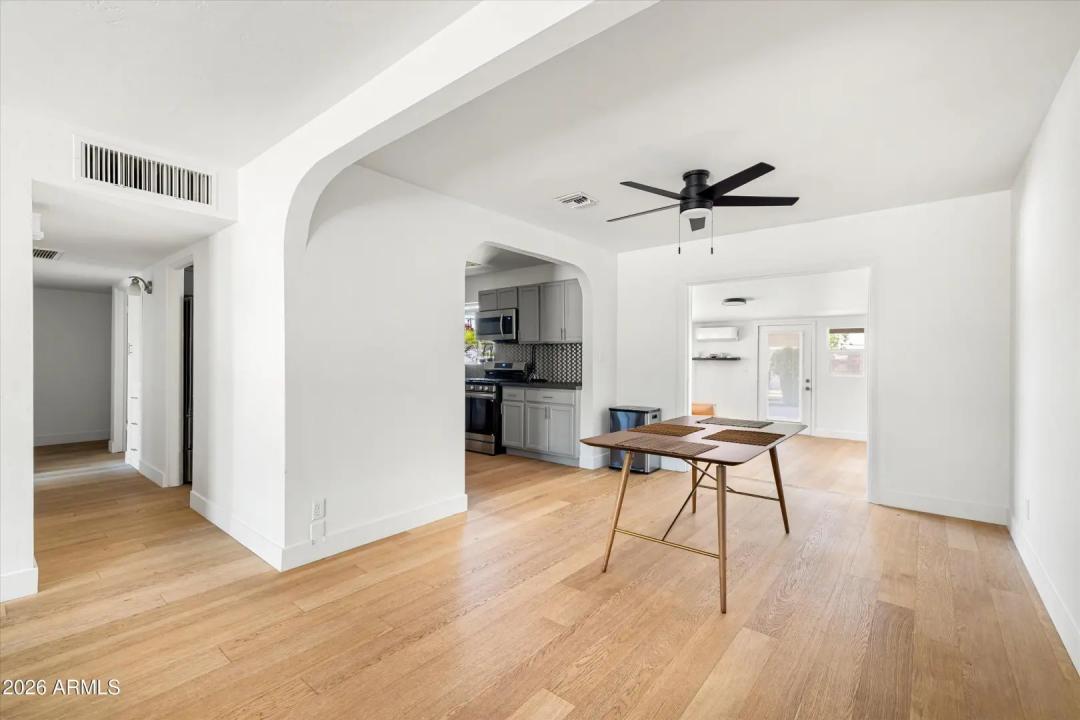 Real Estate Picture 6