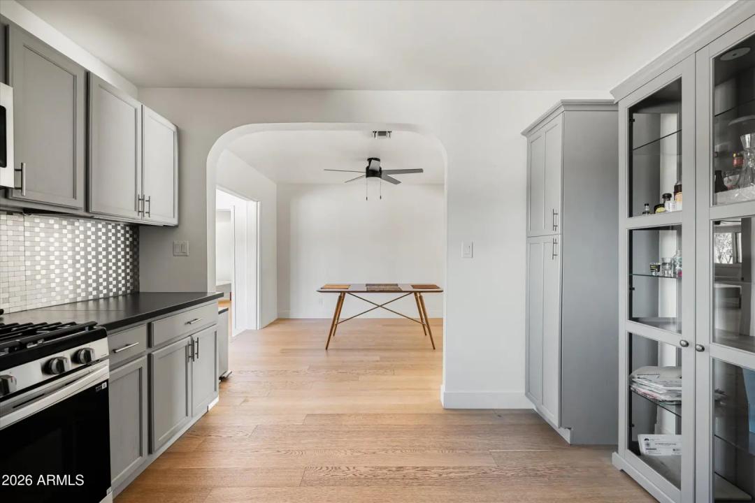 Real Estate Picture 9