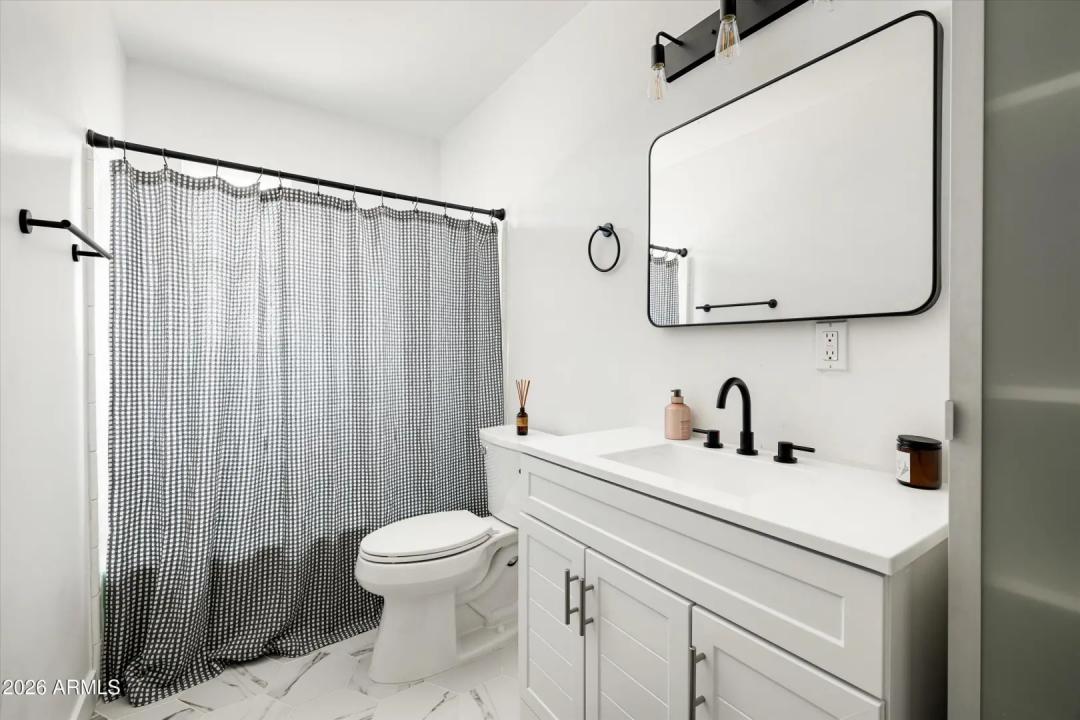Real Estate Picture 20