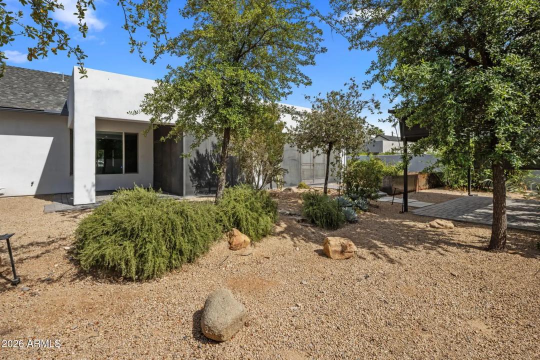 Real Estate Picture 33