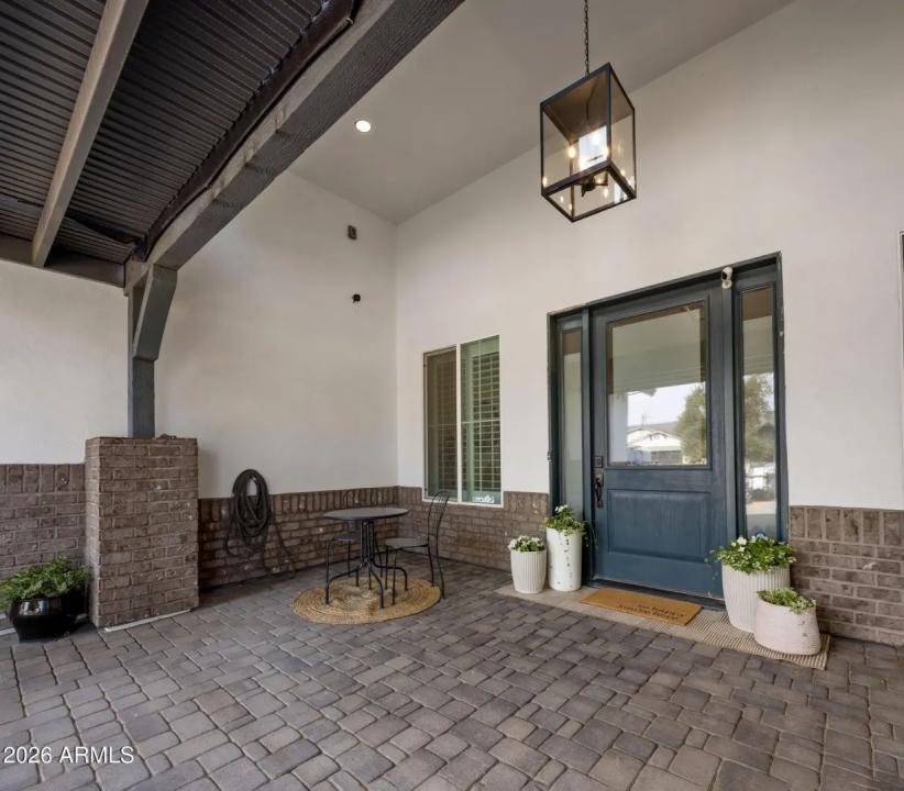 Real Estate Picture 3