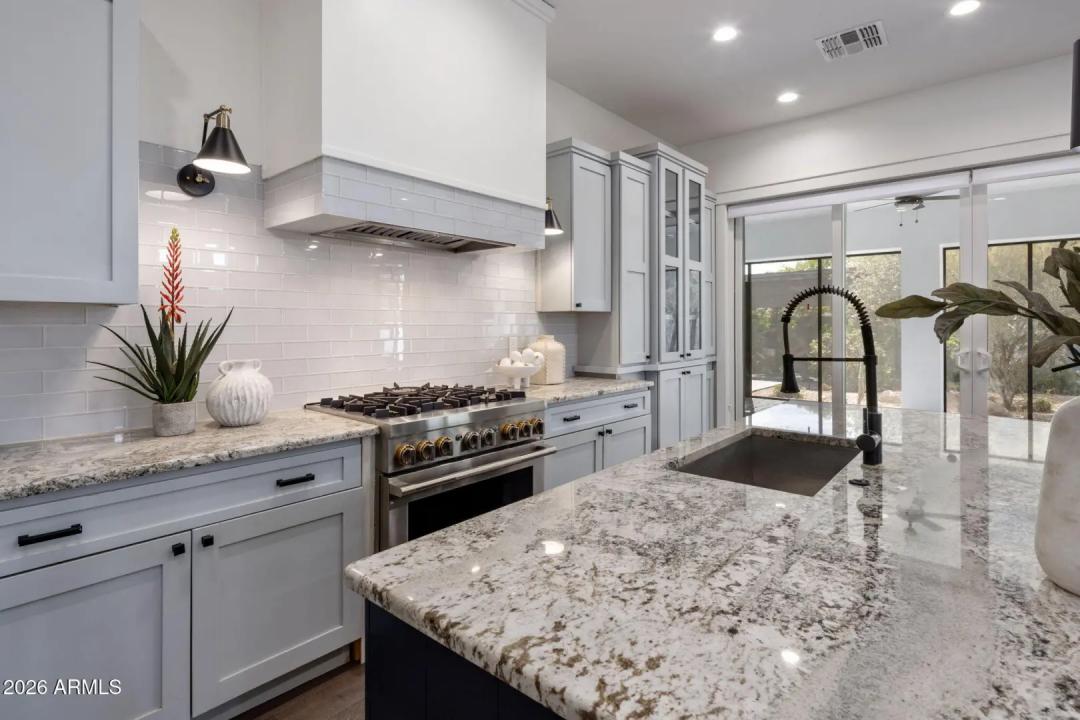 Real Estate Picture 5
