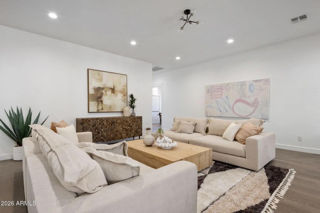 Real Estate Picture 24