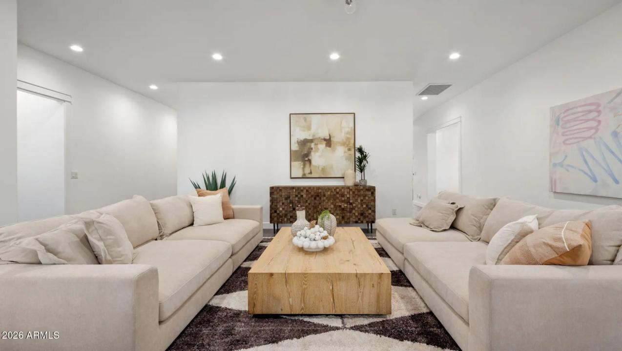 Real Estate Picture 23