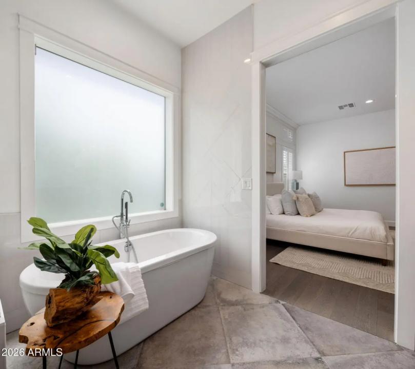 Real Estate Picture 17