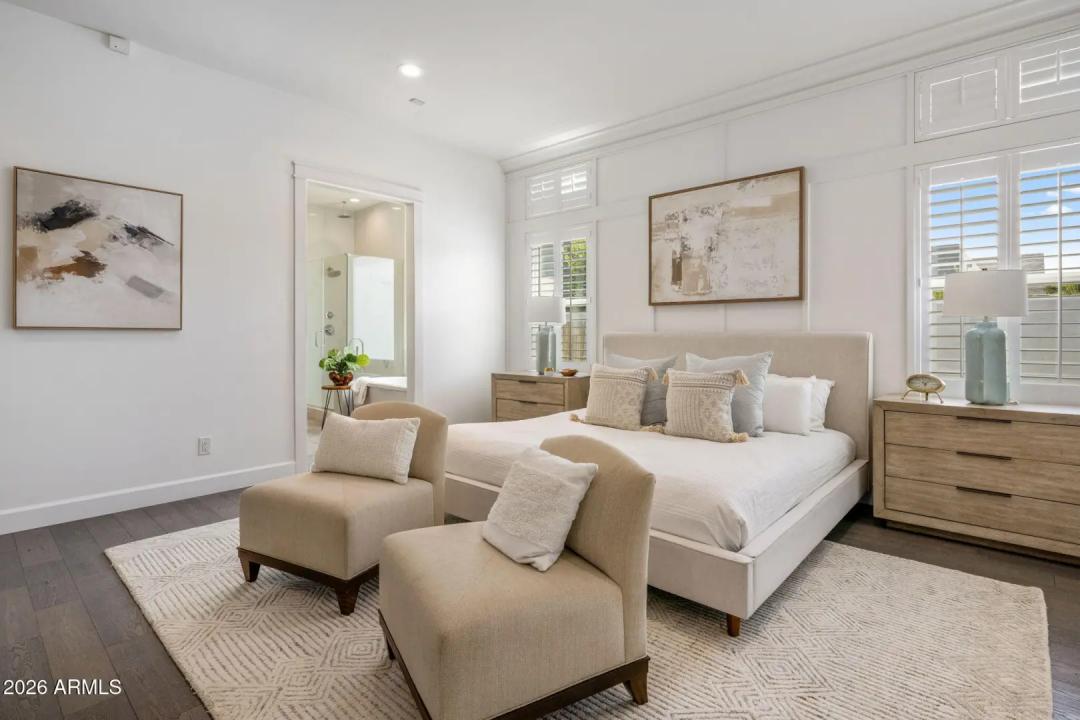 Real Estate Picture 16