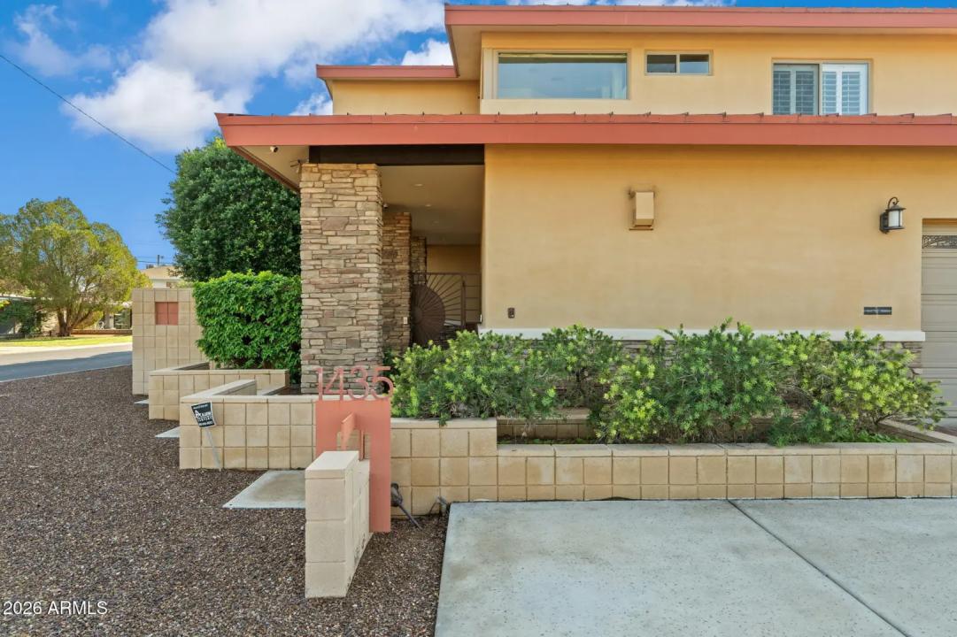 Real Estate Picture 2