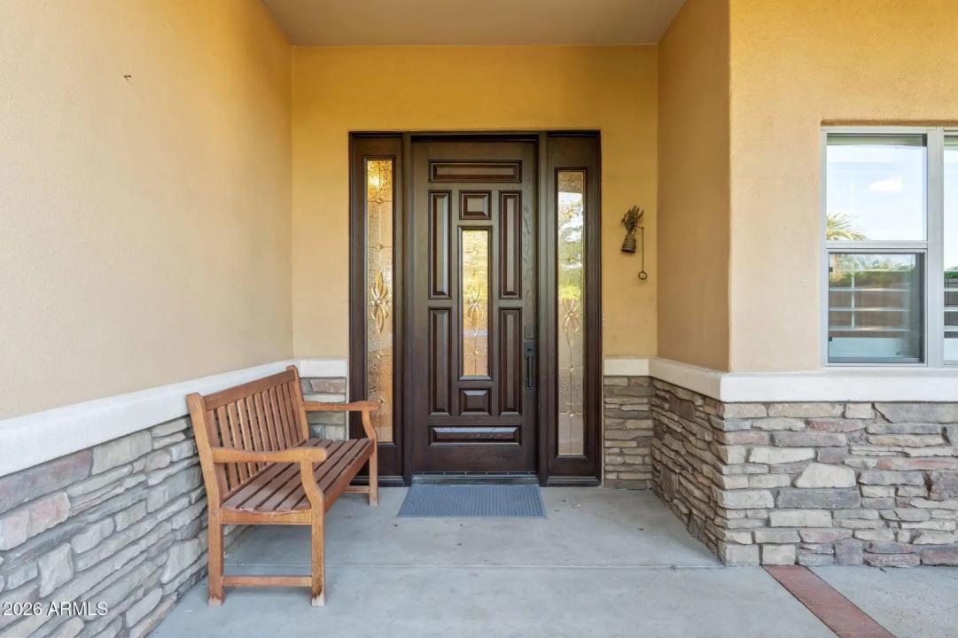 Real Estate Picture 4