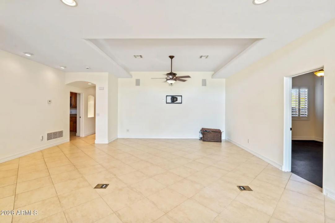 Real Estate Picture 11