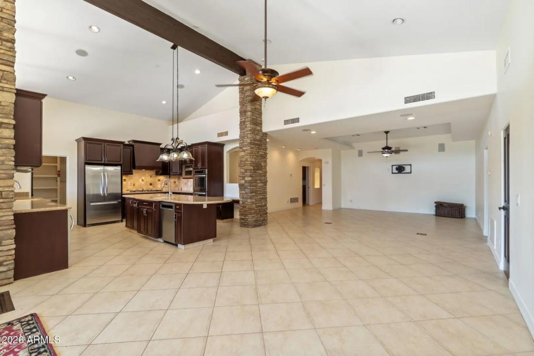 Real Estate Picture 16