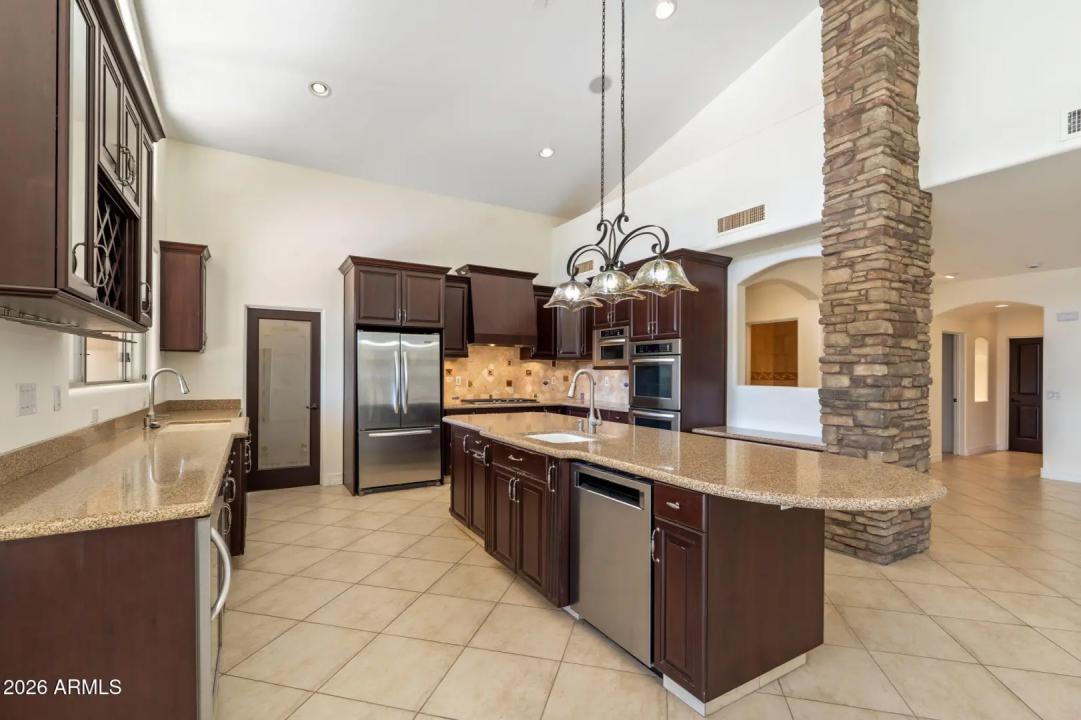 Real Estate Picture 17