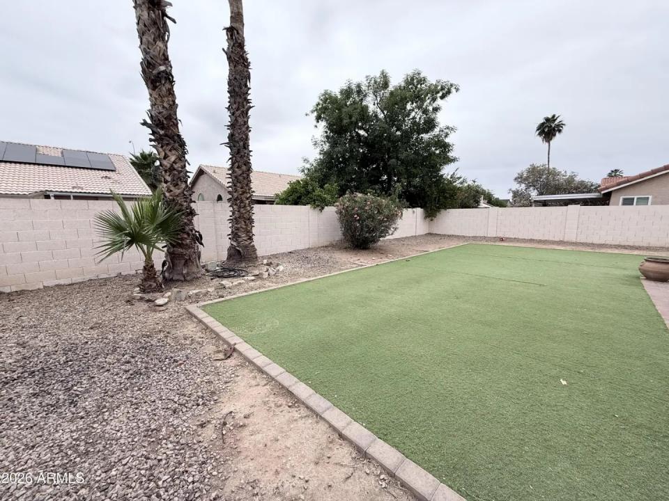 Real Estate Picture 4