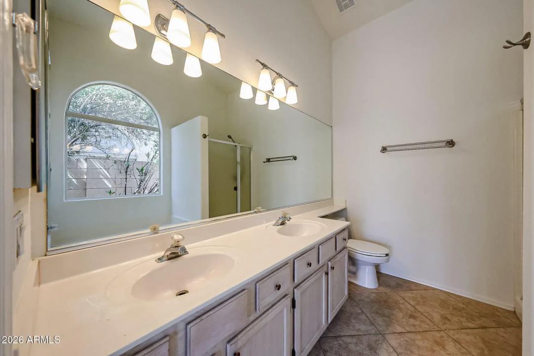 Real Estate Picture 9