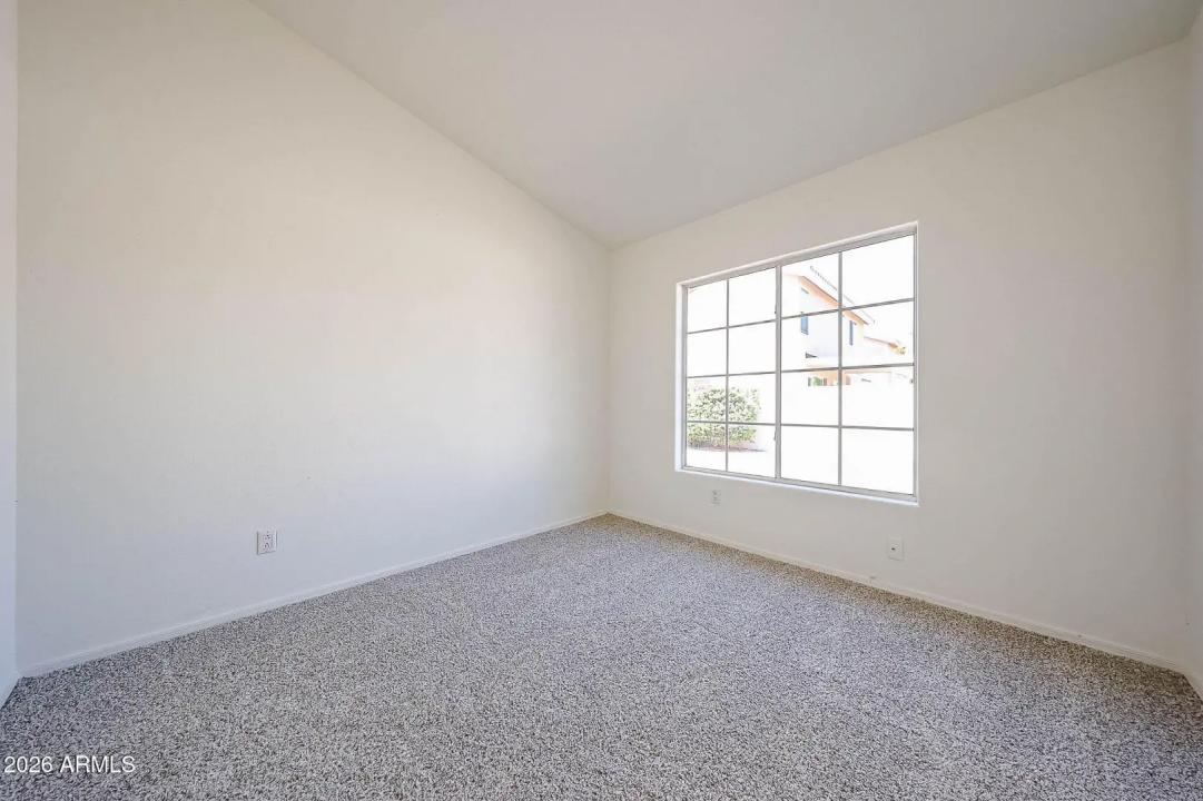 Real Estate Picture 12