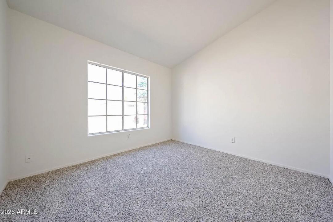 Real Estate Picture 14
