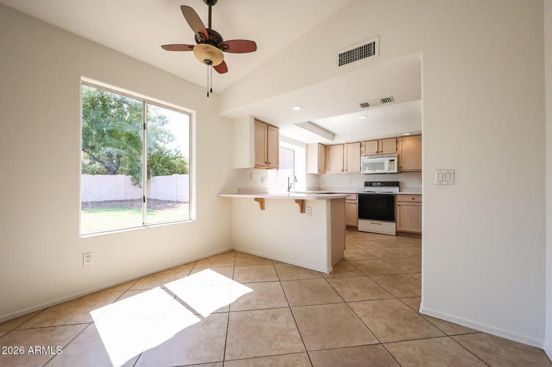 Real Estate Picture 16