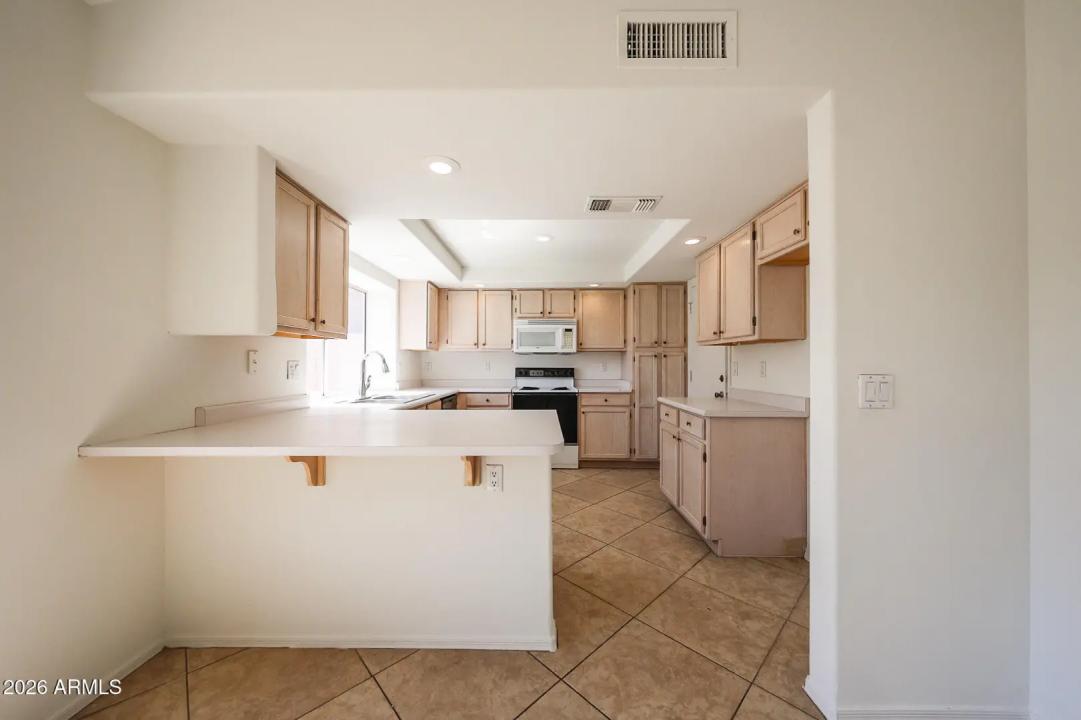 Real Estate Picture 5