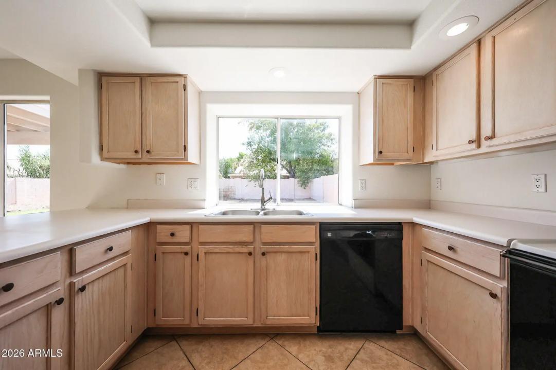Real Estate Picture 6
