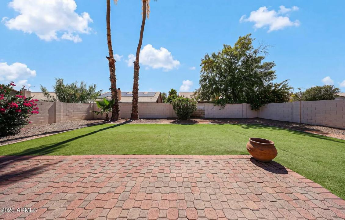 Real Estate Picture 18