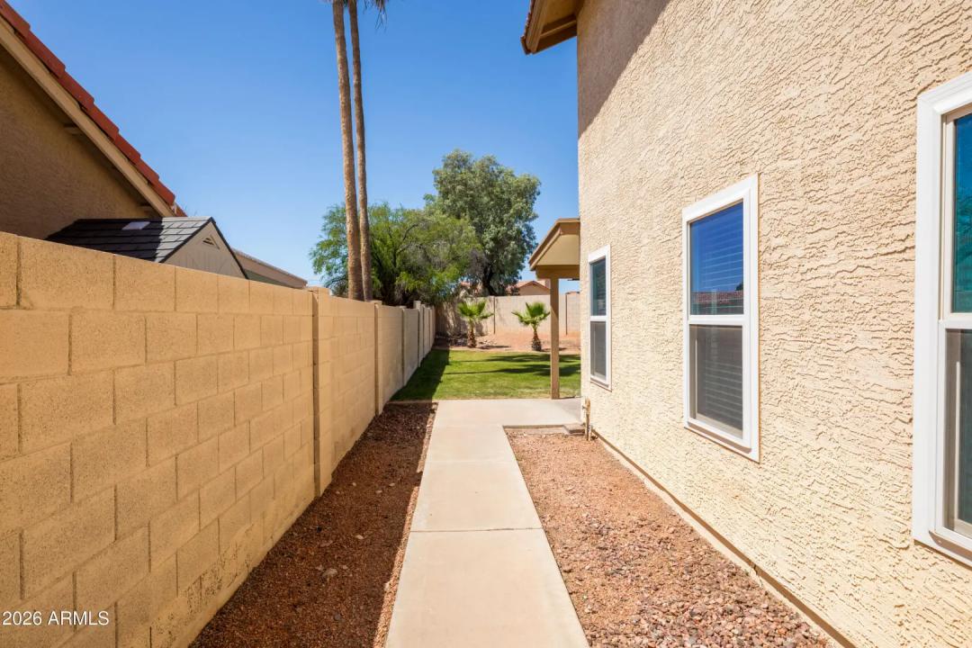 Real Estate Picture 32