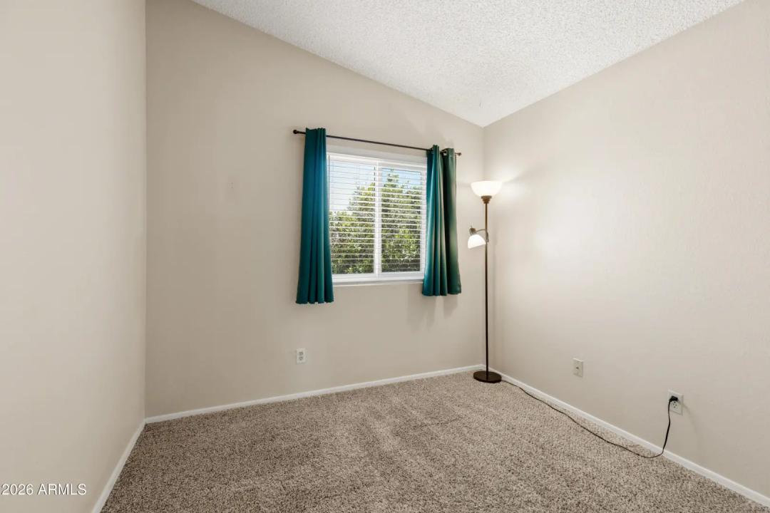 Real Estate Picture 23