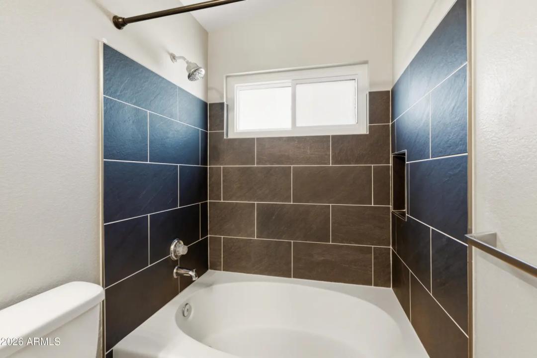Real Estate Picture 21