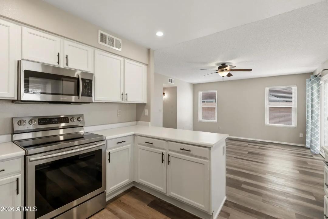 Real Estate Picture 5