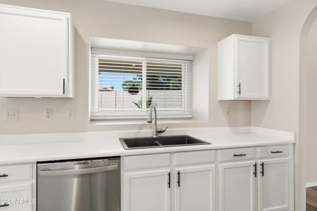 Real Estate Picture 7