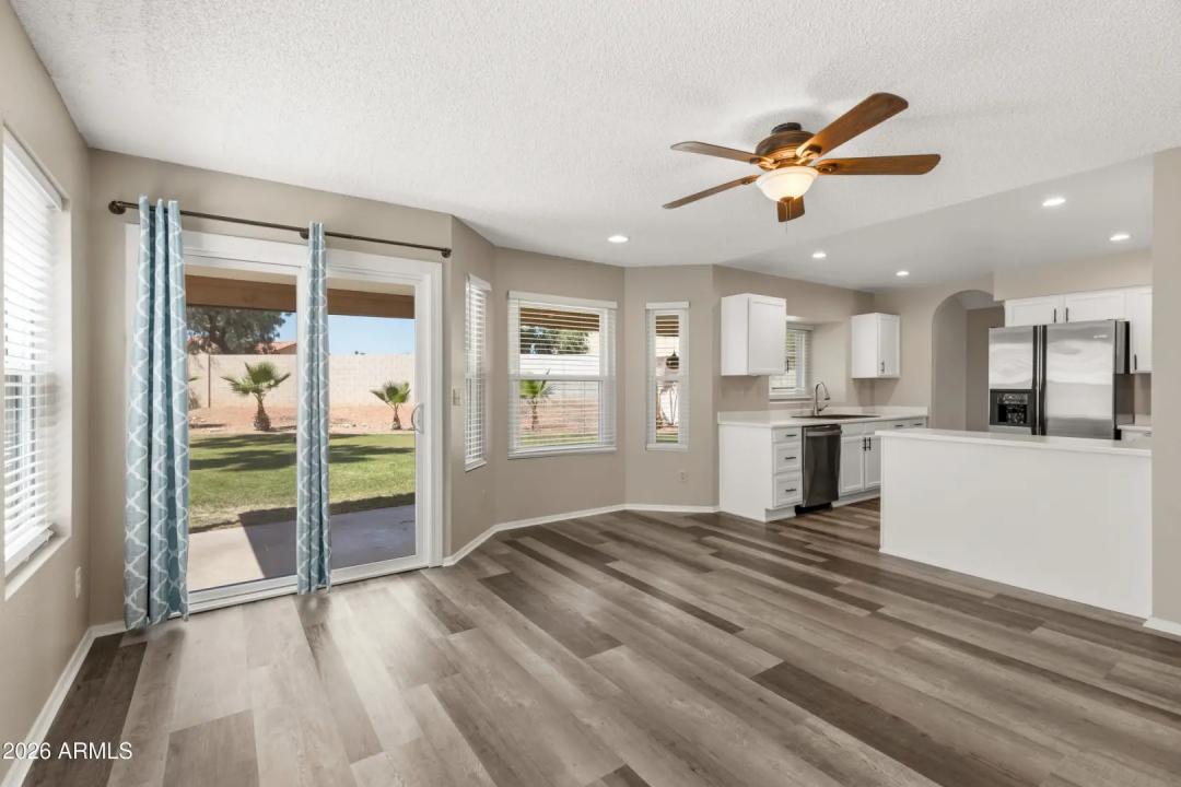 Real Estate Picture 8