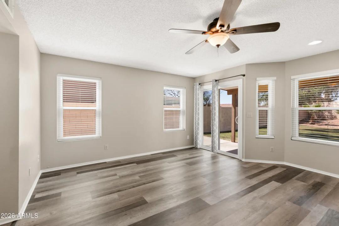 Real Estate Picture 10