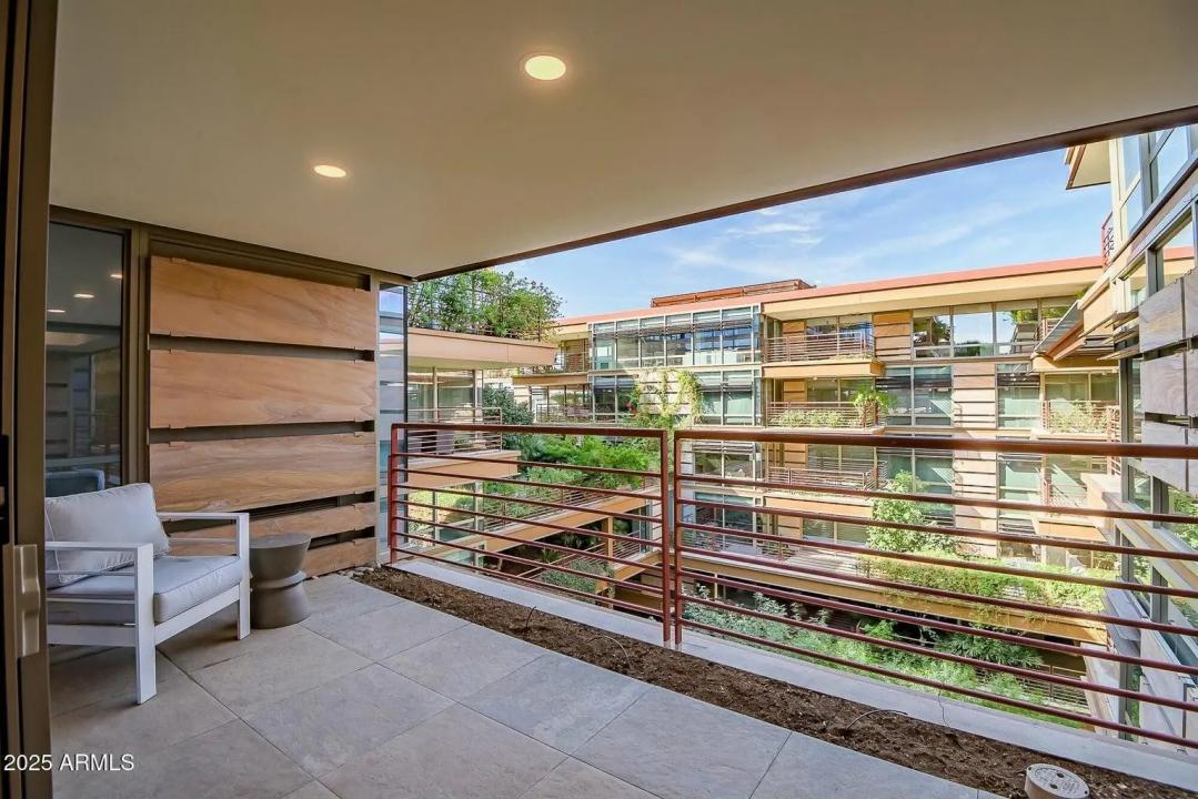 Real Estate Picture 9