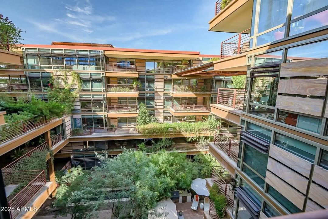 Real Estate Picture 11