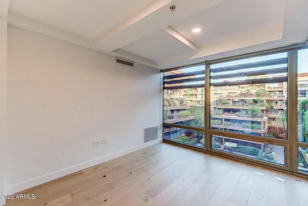 Real Estate Picture 32