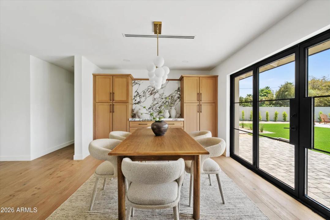 Real Estate Picture 12