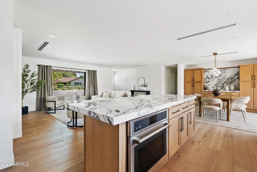 Real Estate Picture 13