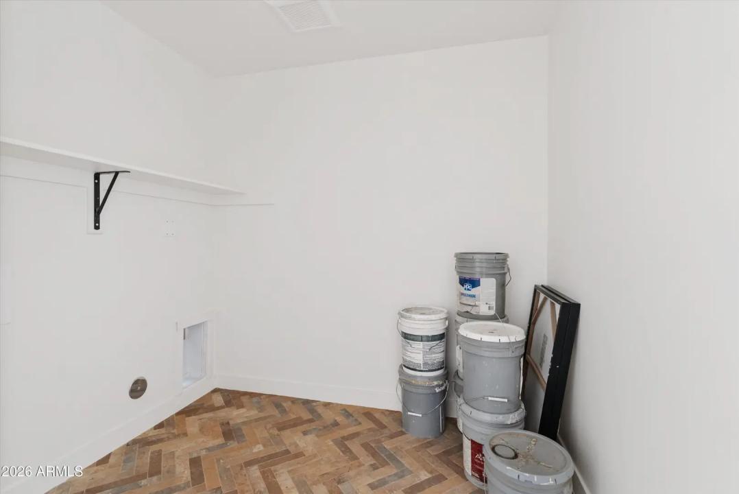 Real Estate Picture 16