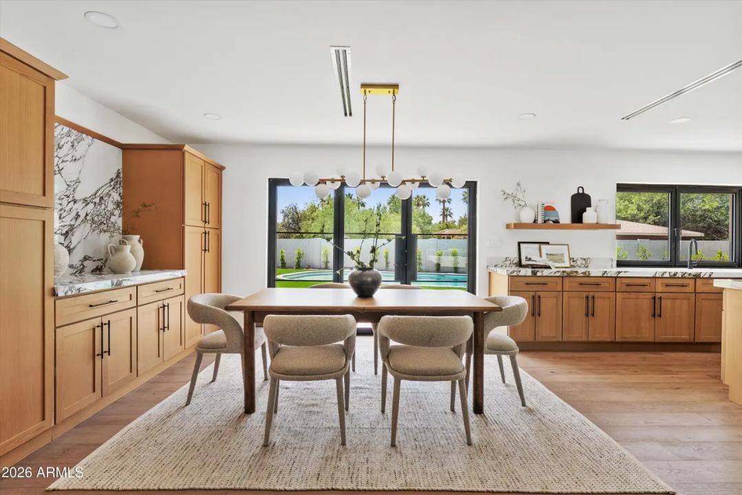 Real Estate Picture 17
