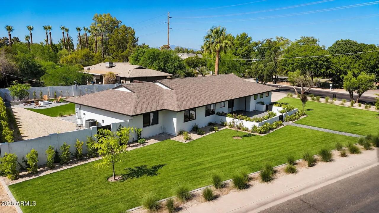 Real Estate Picture 3