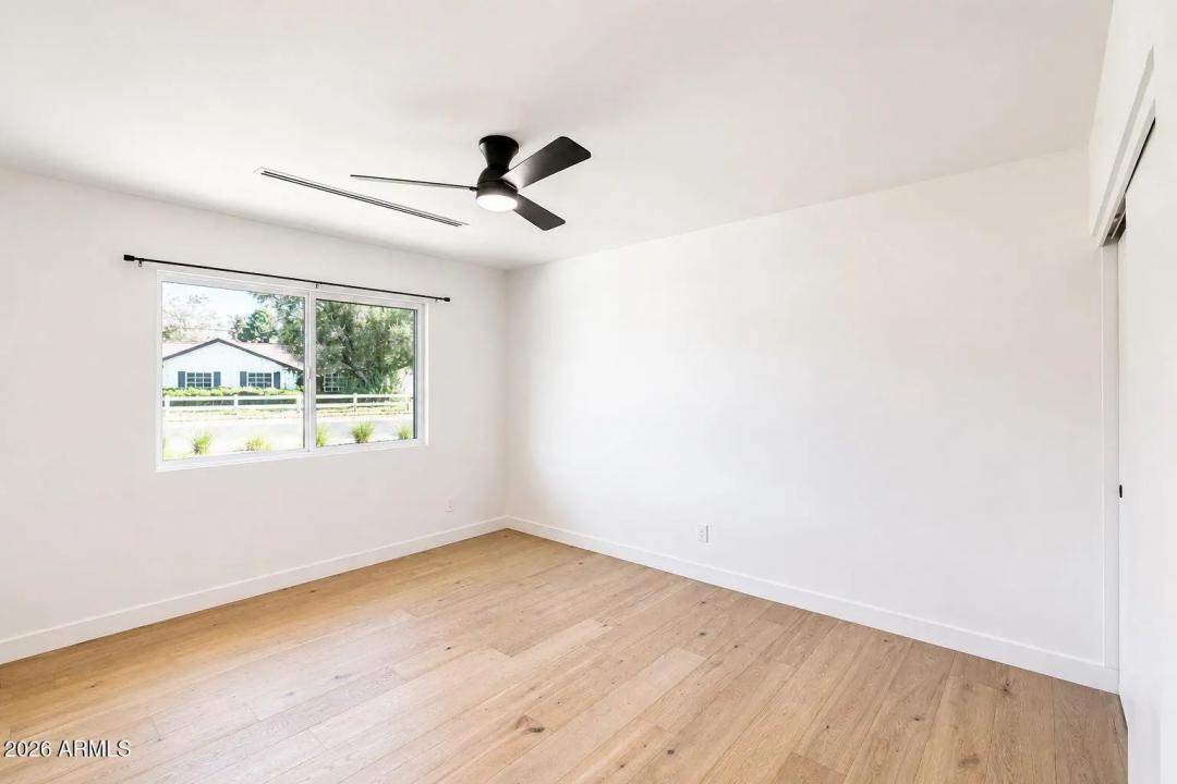 Real Estate Picture 20