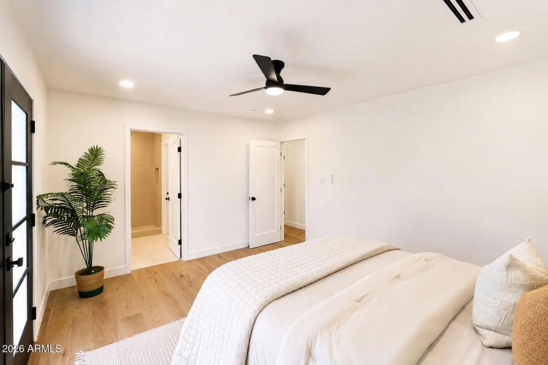 Real Estate Picture 23