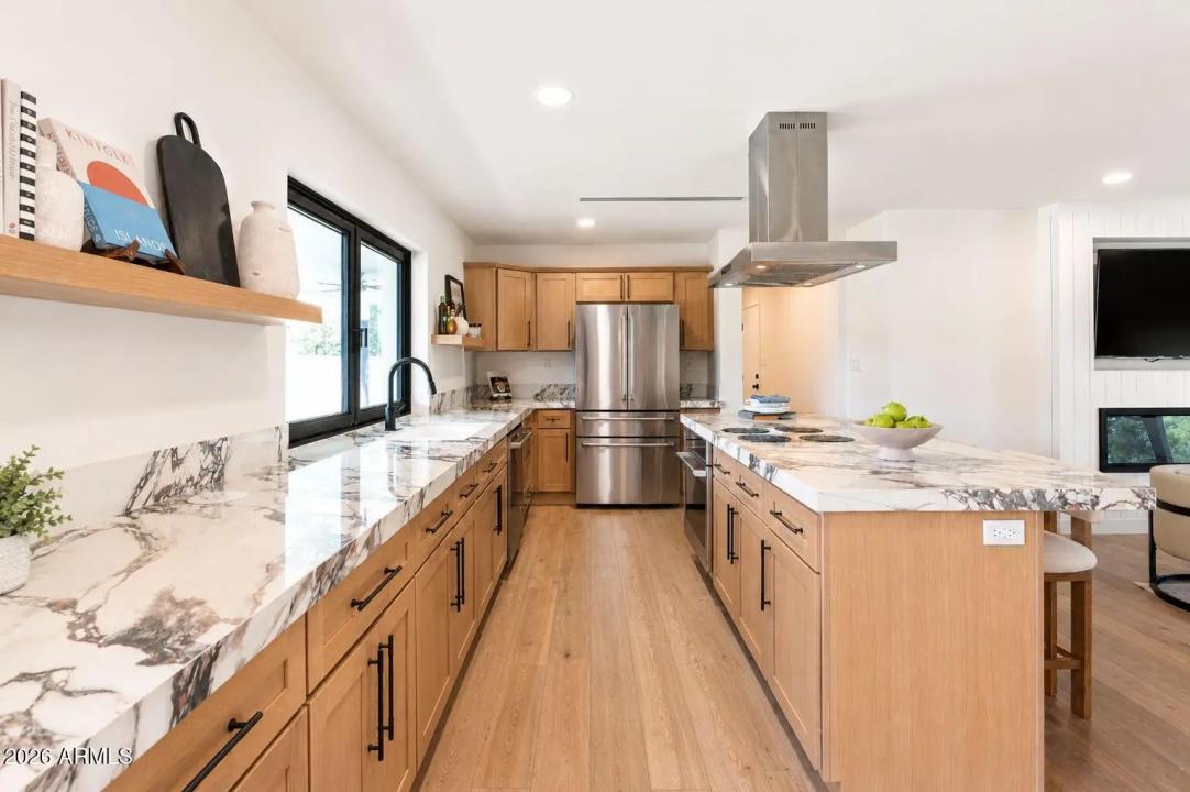 Real Estate Picture 10