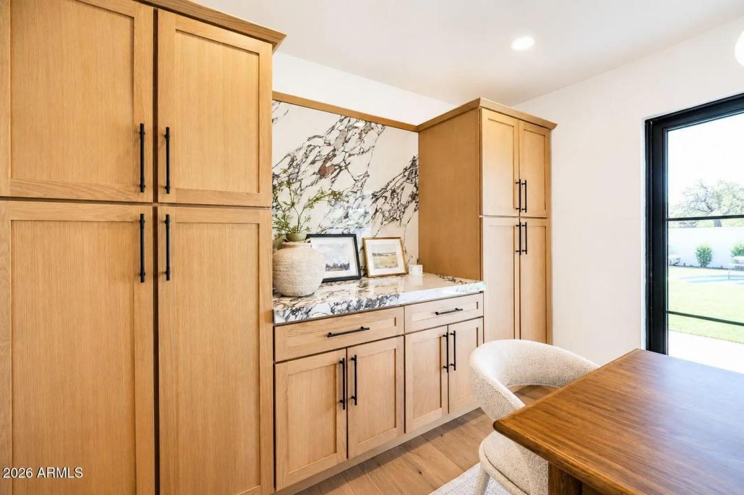 Real Estate Picture 17