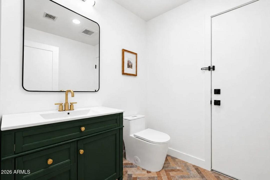 Real Estate Picture 27