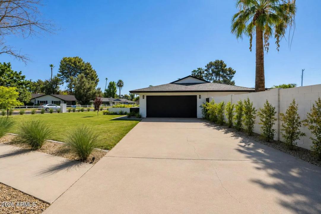 Real Estate Picture 5